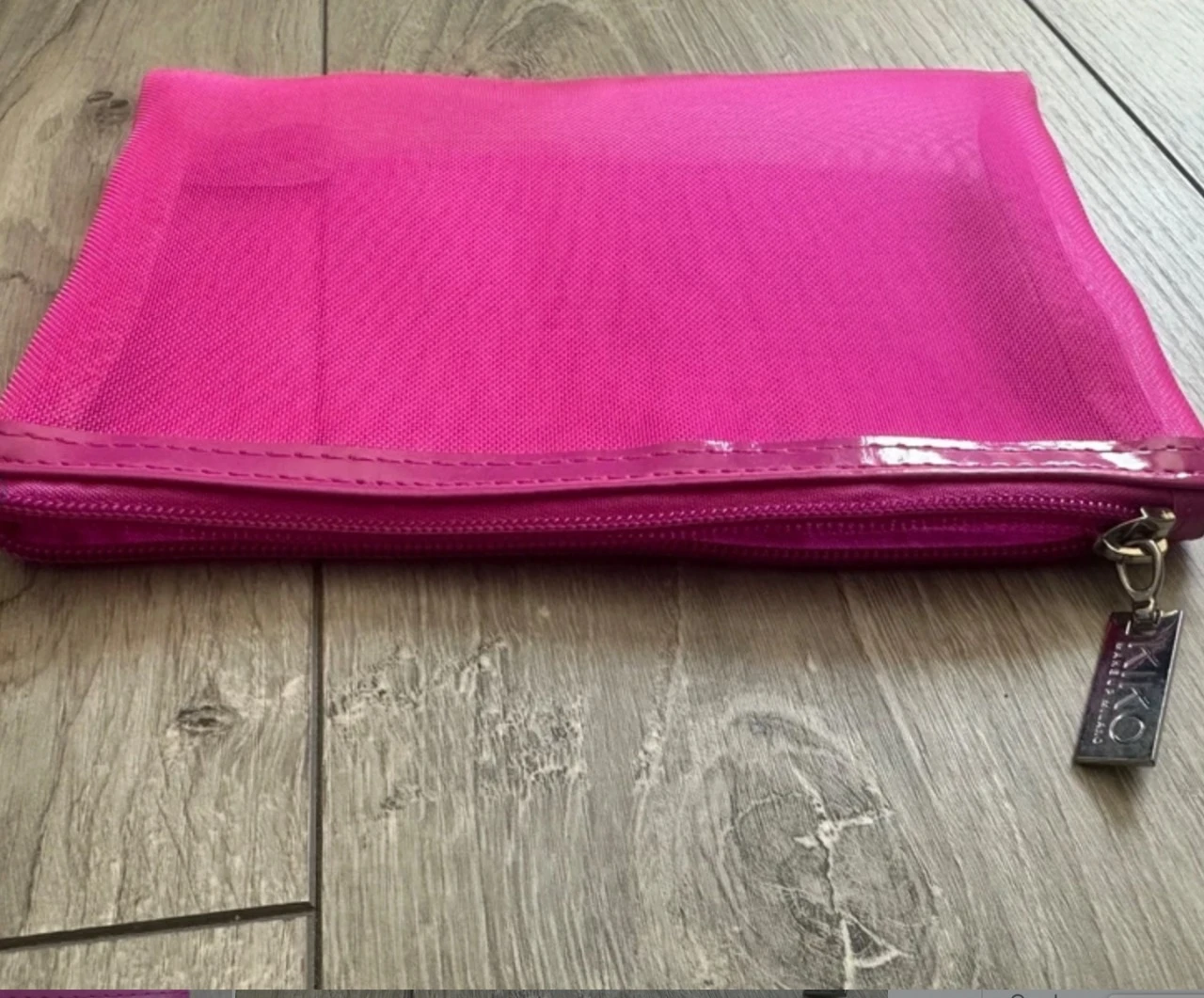 Pochette Kiko rosa fuchsia transparente en plástico tejido - 13,5 X 19cm – photo 2